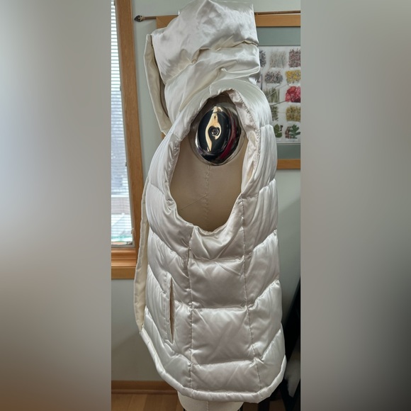 Talbots Satin Goose Down Puffer Vest in Cream - Picture 5 of 8